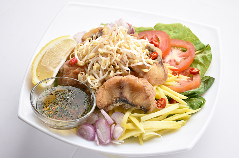 Ajinomoto | Thai Crispy Fish Salad Recipe - Ajinomoto