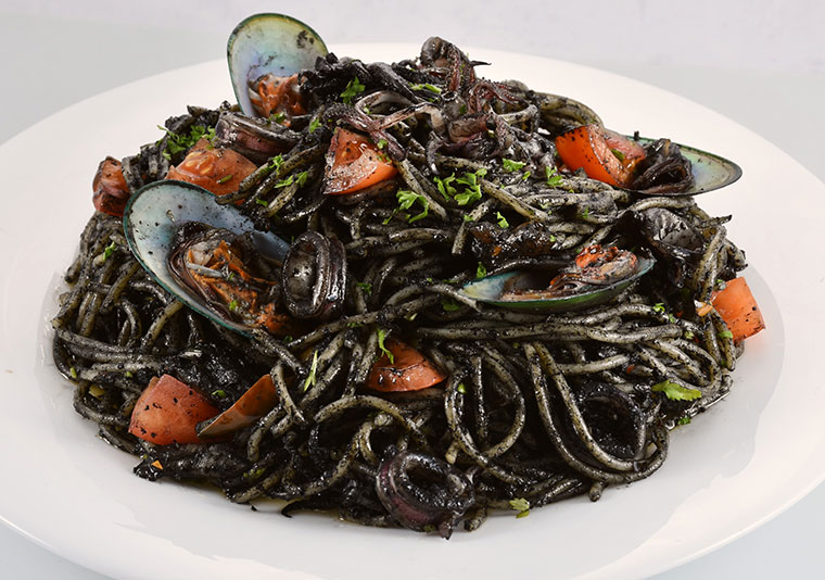 Ajinomoto | Pasta in Squid Ink Sauce - Ajinomoto