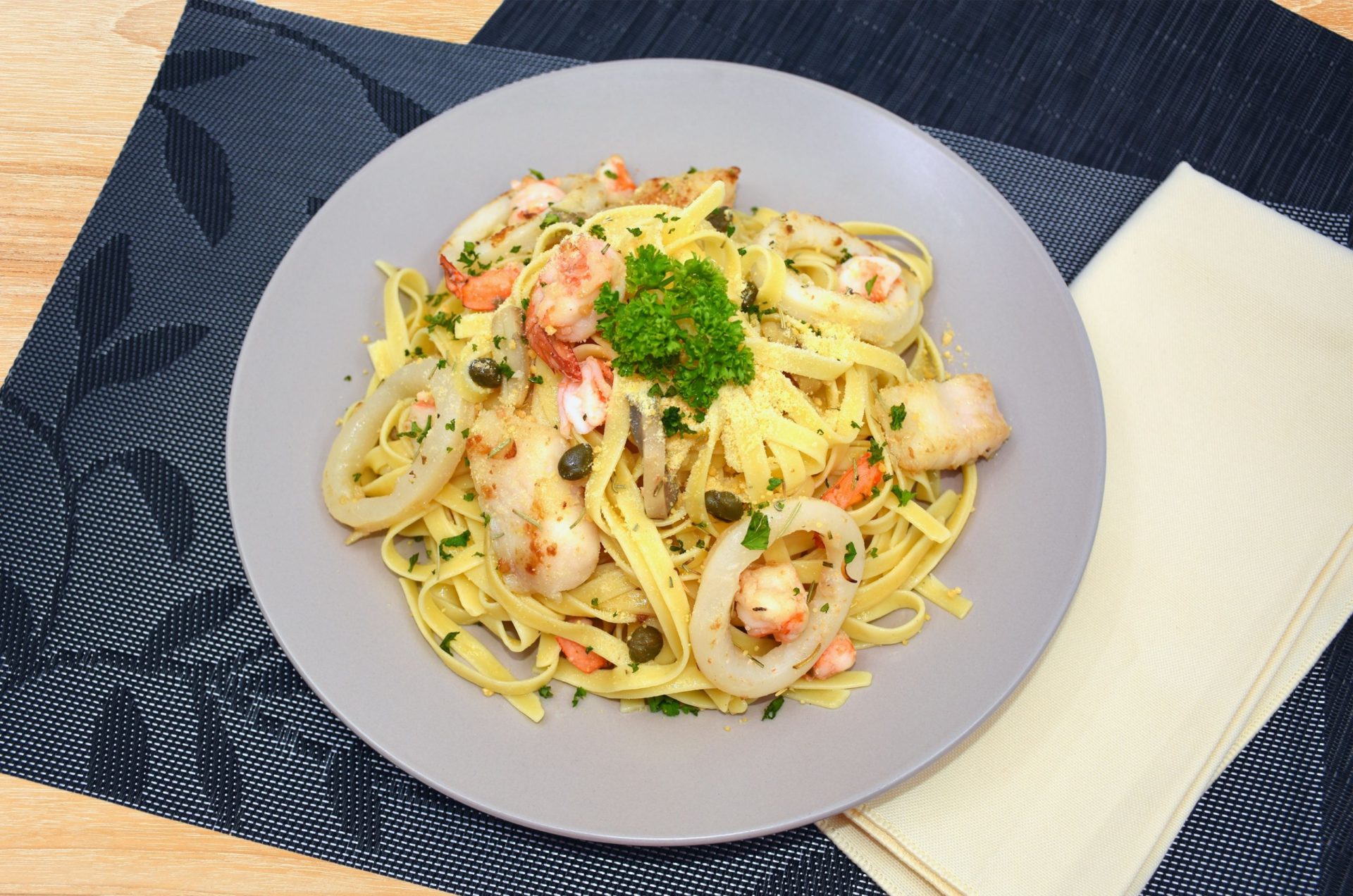 Ajinomoto | Pasta in Seafood Garlic-Olive Oil - Ajinomoto